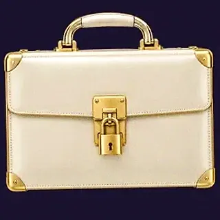 Locked leather briefcase — Tab66
